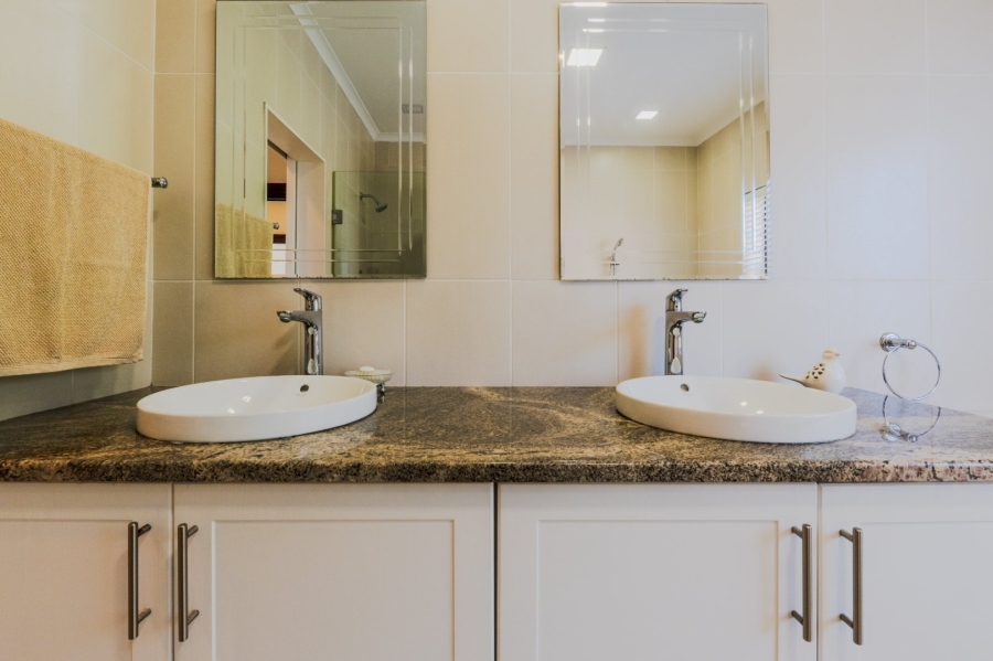 4 Bedroom Property for Sale in Stilbaai Wes Western Cape